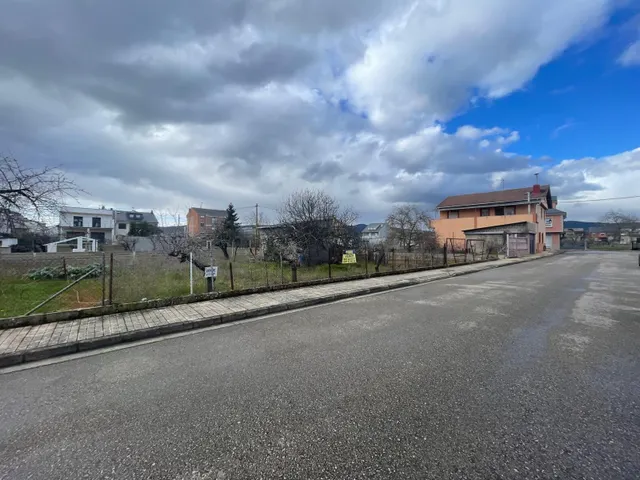 SE VENDE SOLAR EN CACABELOS — 12