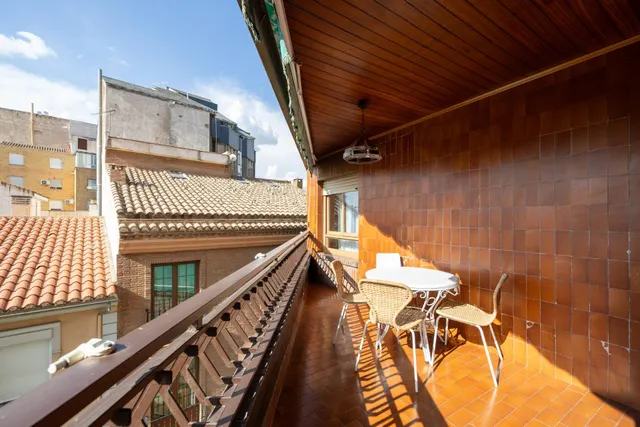 Piso y cochera en venta junto Acera de Darro. — 17
