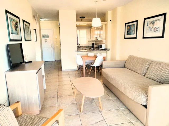 Encantador Apartamento en Los Cristianos con Terraza Enorme  - foto 4