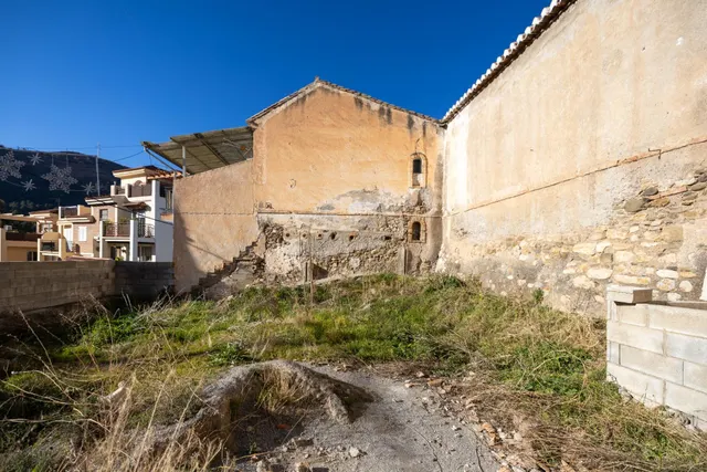 SOLAR EN VENTA EN UNA ZONA INMEJORABLE — 5