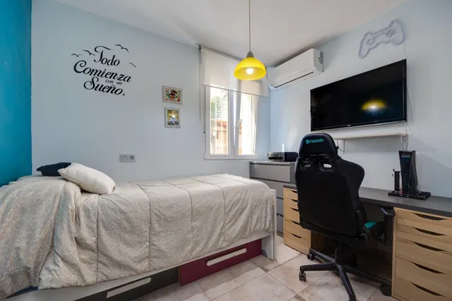 Exclusiva vivienda reformada en el corazón de Torrevieja con 3 amplios dormitorios — 20