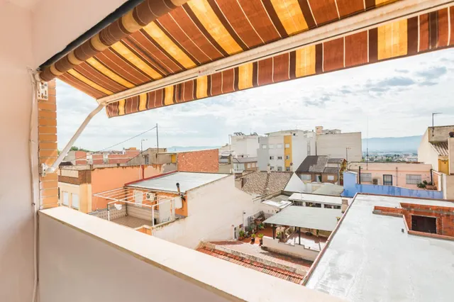 PISO EN ALCANTARILLA — 42