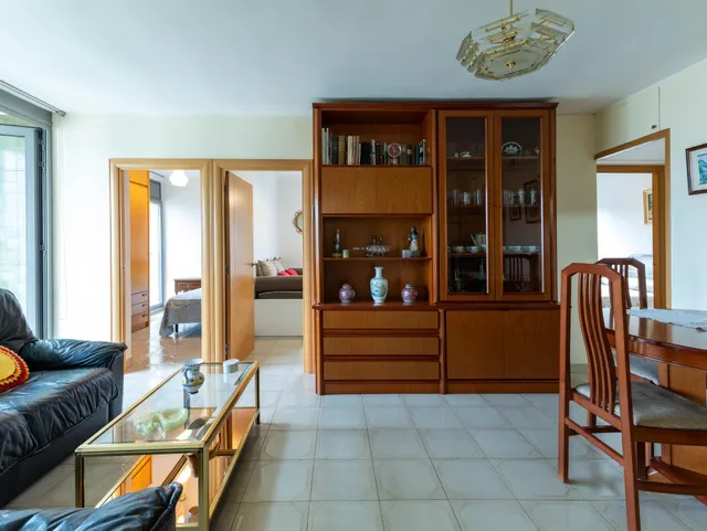 Agencia Inmobiliaria en Barcelona. Piso en venta en Montbau — 8