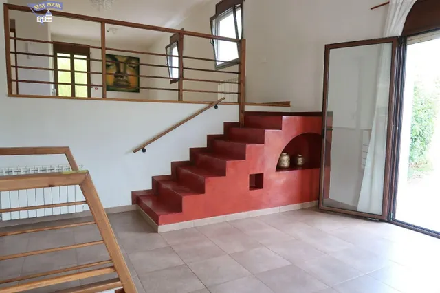 EXCLUSIVA VILLA DE DISEÑO CON PISCINA PRIVADA, VISTAS PANORÁMICAS Y 1.760 M2 DE PARCELA — 23