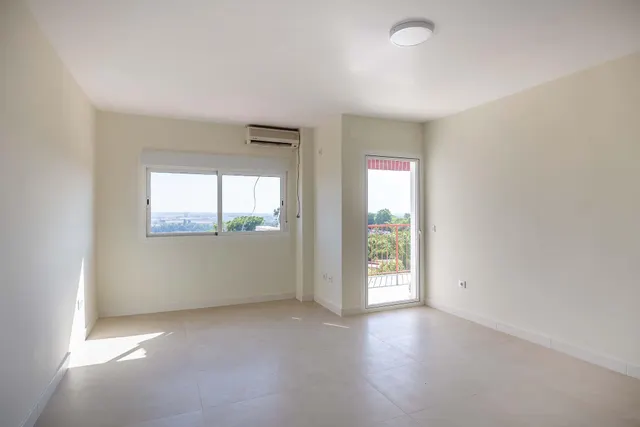 Piso reformado con espectaculares vistas de Sevilla, piscina y garaje doble en Mairena del Aljarafe — 29