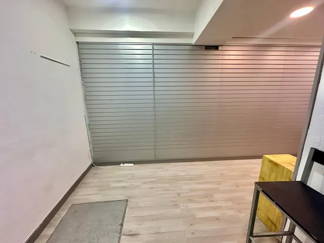 Local comercial con gran visibilidad en Santander — 9