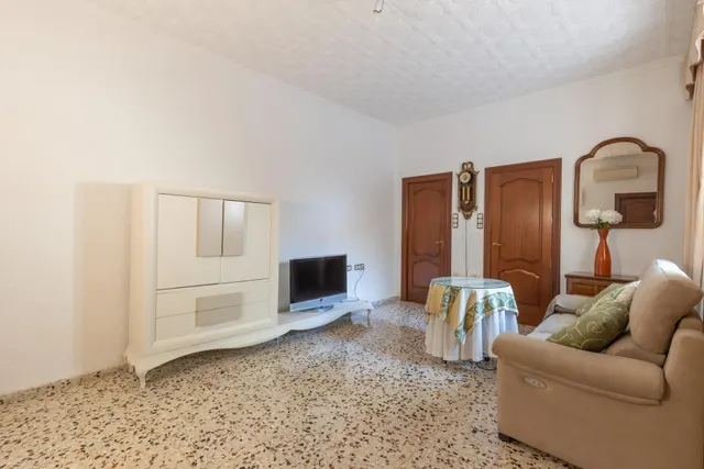 OPORTUNIDAD DE VENTA DE PISO EN ZONA ANCHA DE CAPUCHINOS — 20