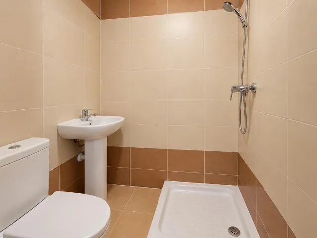 PISO CON MAS PASILLO QUE EN EL RESPLANDOR — 6