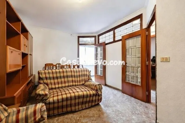CASA CENTRICA EN CASTELLON CON DOS PLANTAS,"POSIBILIDAD DE H