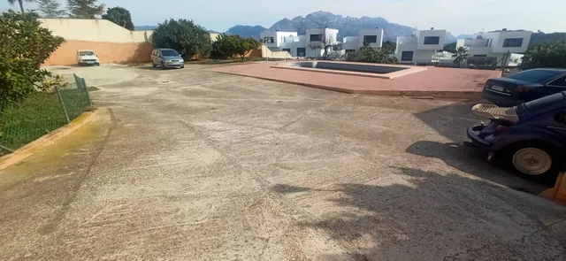 CHALET INDEPENDIENTE CON PARCELA URBANA. IDEAL INVERSORES. — 23