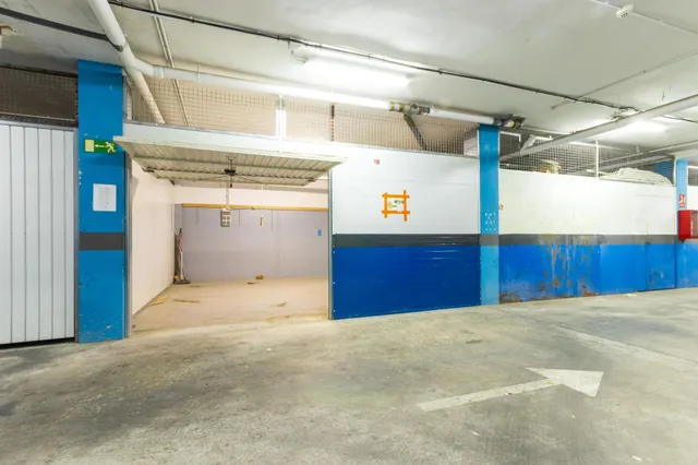 SE ALQUILA GARAJE - TRASTERO CERRADO PARA 2 COCHES DE 28 M2 EN ORIHUELA COSTA (LOS DOLSES) CENTRO COMERCIAL LA FUENTE — 7
