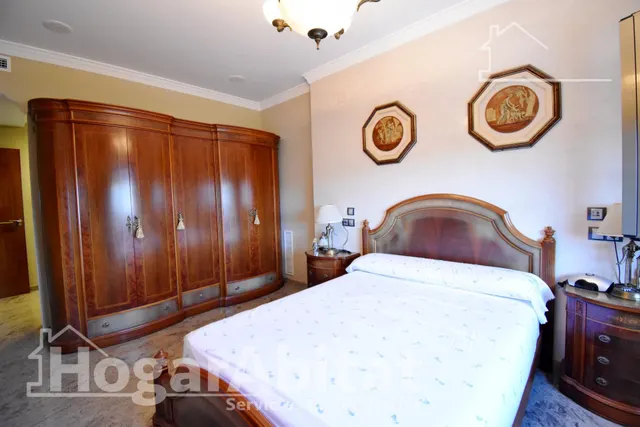 ESPECTACULAR CHALET CON PISCINA, GARAJE, TERRAZA Y ASCENSOR — 23