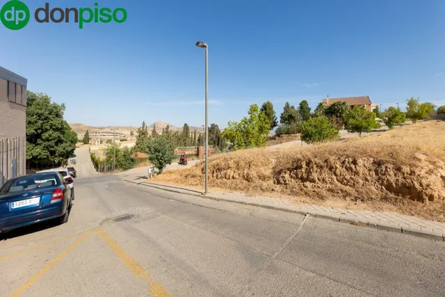 Venta de solar urbano de 258 m2 en Otura (Granada) — 3