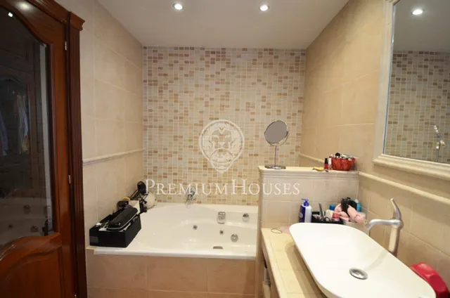 Casa en venta con gran parcela frente al mar en Canet de Mar — 22