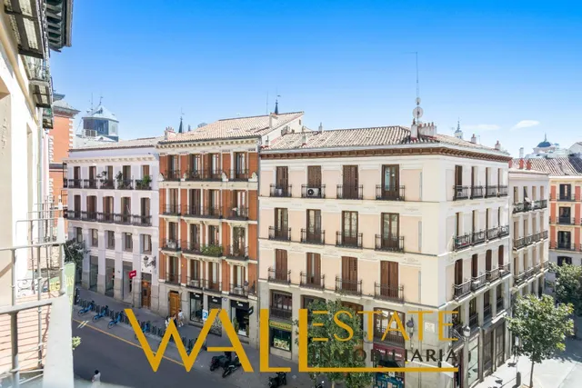 Venta de piso junto a la plaza mayor — 20