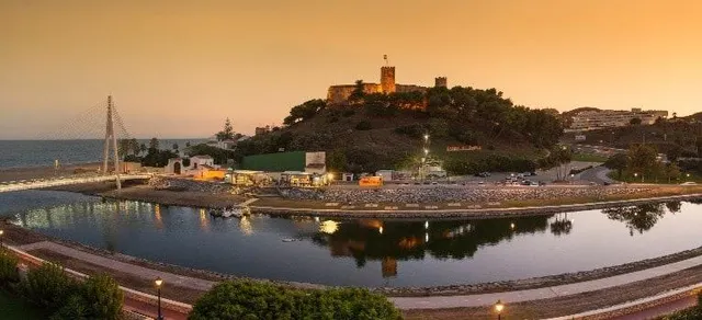 UN COMPLEJO RESIDENCIAL DE ENSUEÑO EN FUENGIROLA PARA DISFRUTAR DE PRIVILEGIADOS ATARDECERES !!!. — 27
