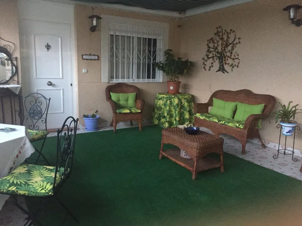 Chalet a 30 metros de la playa de 2 plantas con posibilidad de hacer otro apartamento