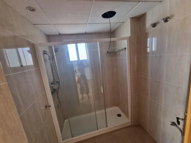 PISO AVDA. AMALIO GIMENO — 18