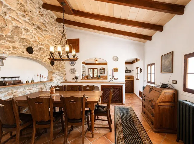 Finca rústica con pozo propio, anexos independientes y vista