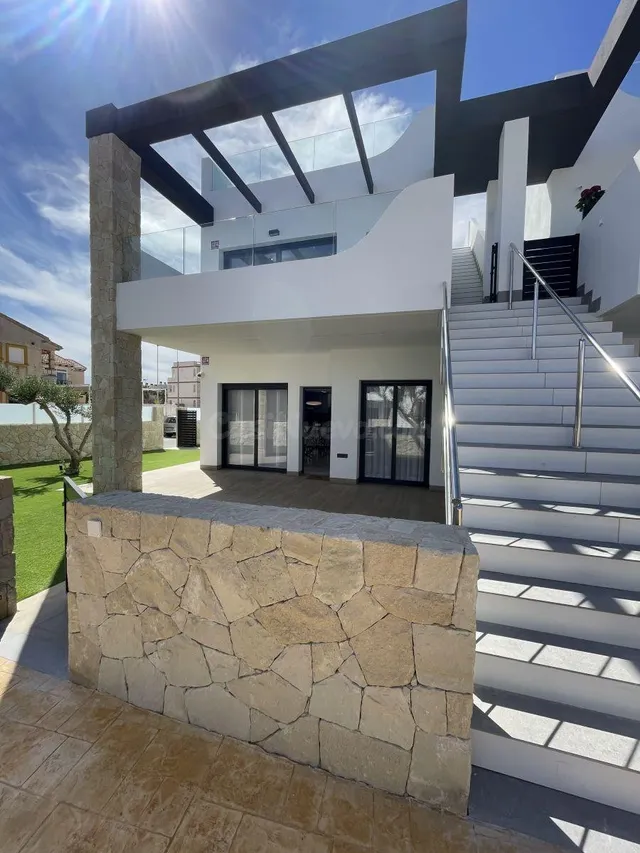 Bungalows con 2 dormitorios, 2 baños, piscina comunitaria en - foto 2