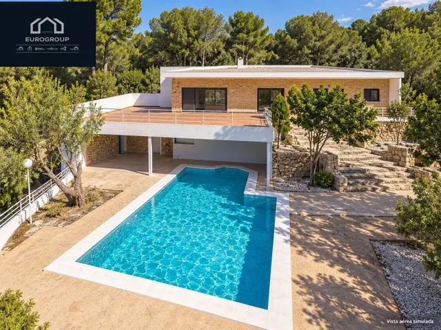 ESPECTACULAR VILLA CON 5 DORMITORIOS Y 4 BAÑOS, 450 M2 Y 360 - foto 2