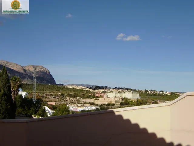 LUJOSO CHALET DE ENSUEÑO, CON VISTAS AL SKYLINE DE BENIDORM!!! — 47