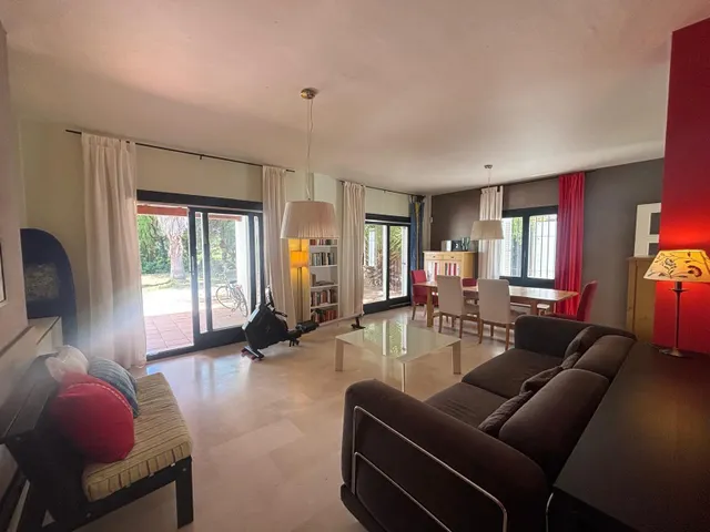 Chalet en Chiclana: amplitud, comodidad y calidad de vida — 18