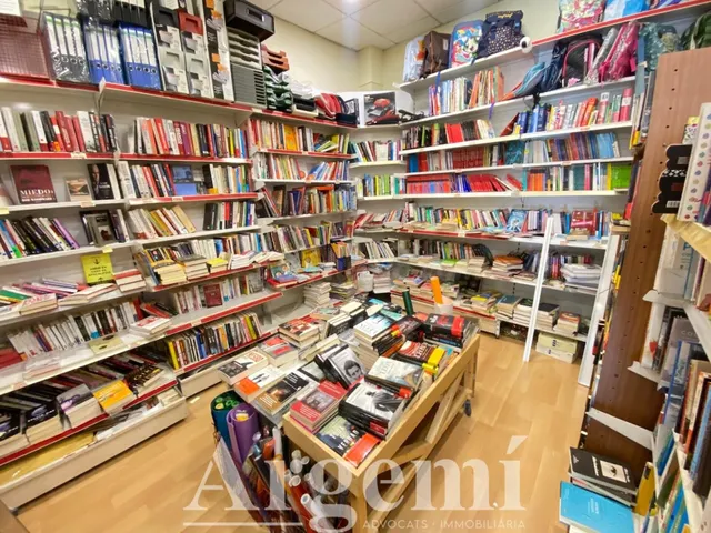 Local en pleno centro de Palau-solità i Plegamans - foto 2