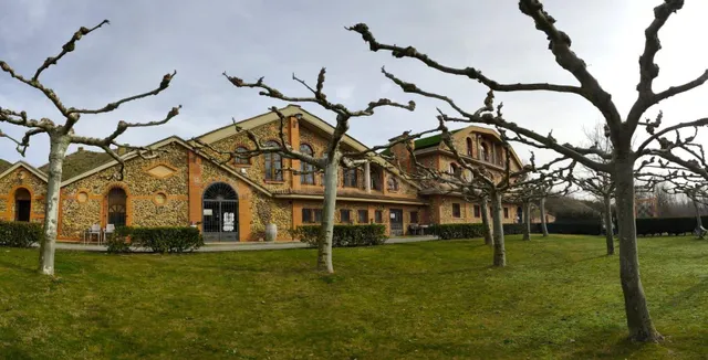 COMPLEJO HOTELERO EN VENTA EN VALDEVIMBRE