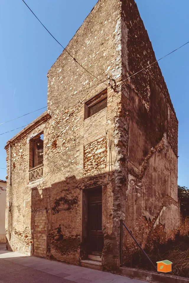 CASA ESQUINERA PARA REFORMAR EN VENTA EN SANTA BÁRBARA (TARRAGONA) — 9