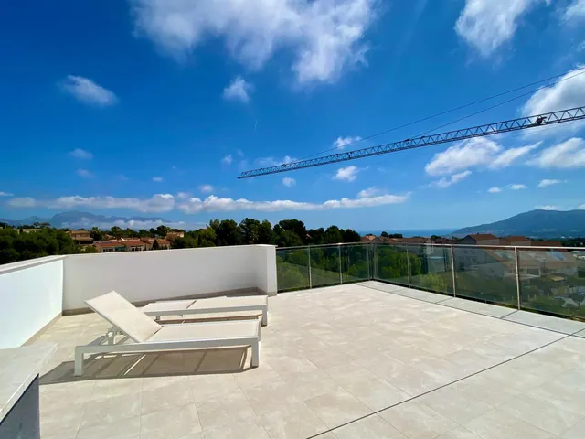 CHALET DE LUJO CON PISCINA, VISTAS AL MAR Y SOLÁRIUM PRIVADO — 21