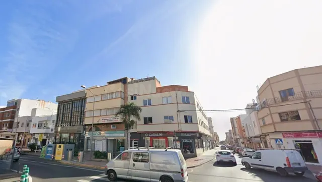 Apartamento 1 habitación 113m² en venta - Vecindario centro- - foto 2