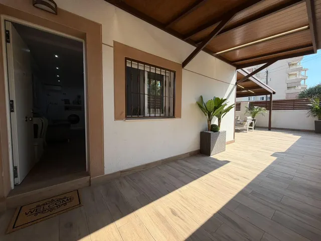 Espectacular vivienda reformada con parcela de 200 m2, terraza y solárium cerca de Playa del Cura en Torrevieja — 14