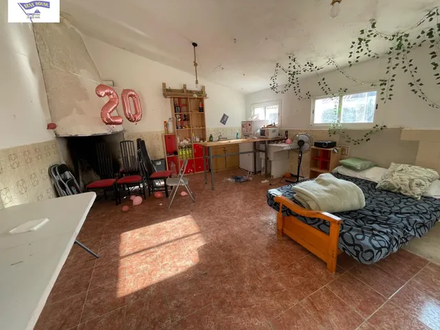 Amplia Casa de Pueblo en Aguas Nuevas con Potencial Único — 4
