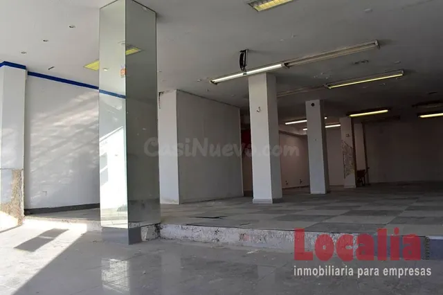 Local comercial junto a Valdecilla, 310m²