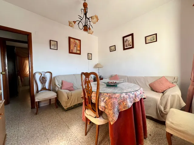 E. PISAZO DE 4 HAB. CON DOS TERRAZAS, DOS BAÑOS. — 27