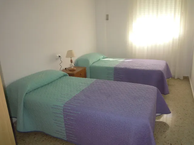 SE VENDE PISO EN SEGUNDA LINEA DEL MAR. EN MIRAMAR. — 28