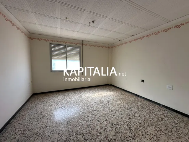 Casa en VENTA en Canals, barrio de La Torreta, con garaje privado, patio y gran potencial — 26
