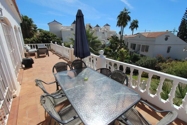 VILLA INDEPENDIENTE CON 4 habitaciones — 16