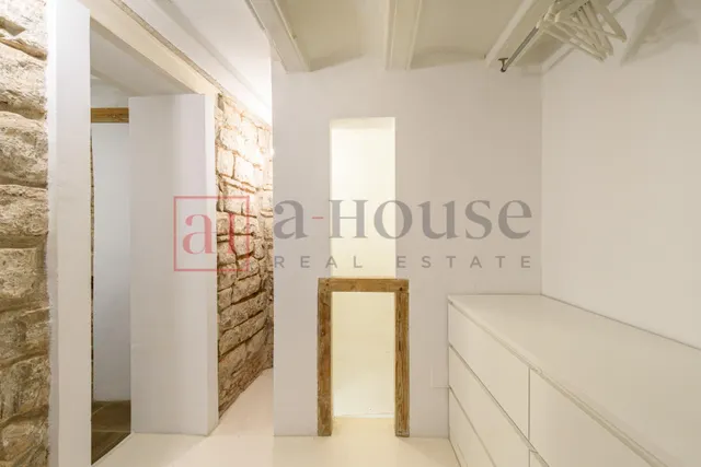 Piso con 2 lofts independientes con balcon baños cada uno y una excelente ubicación en el gòtico — 16