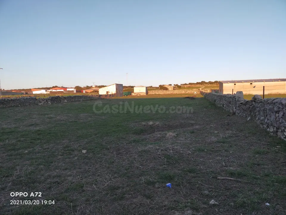 TERRENO URBANO EN VALDEFUENTES