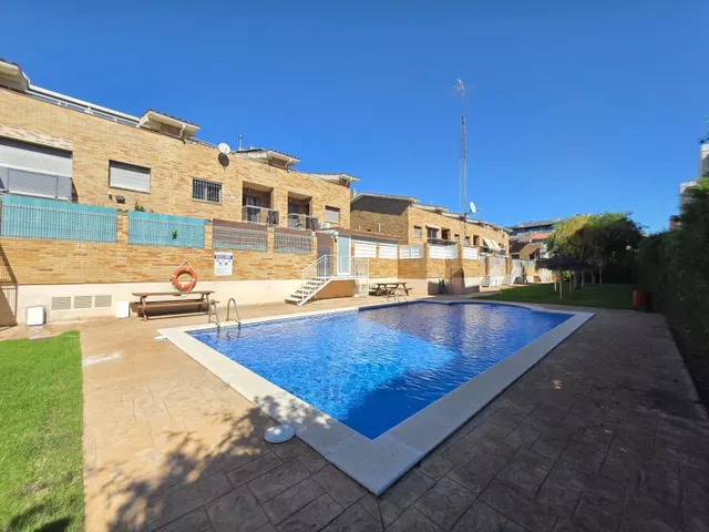 CASA CON JARDIN DE 4 habitaciones EN BARENYS — 42
