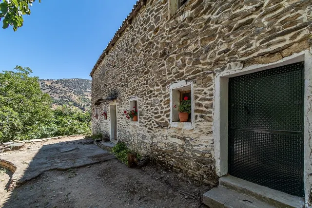 73.000 m2 Finca rústica con vivienda en Güéjar Sierra - foto 3