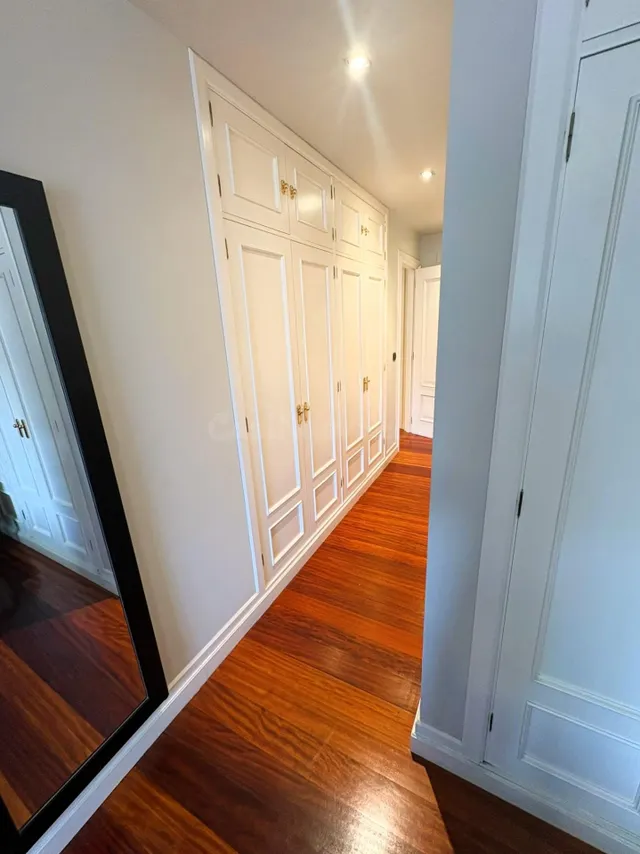 Se alquila Amplia vivienda de dos Dormitorios con parcela de - foto 3
