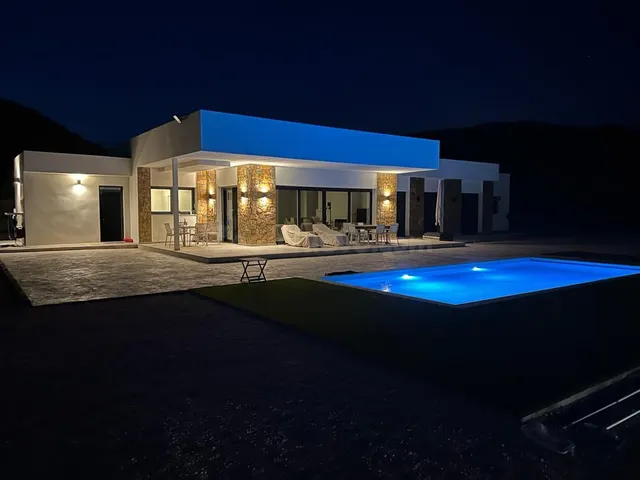 Villa 4 habitaciones 227m² en venta - Aspe