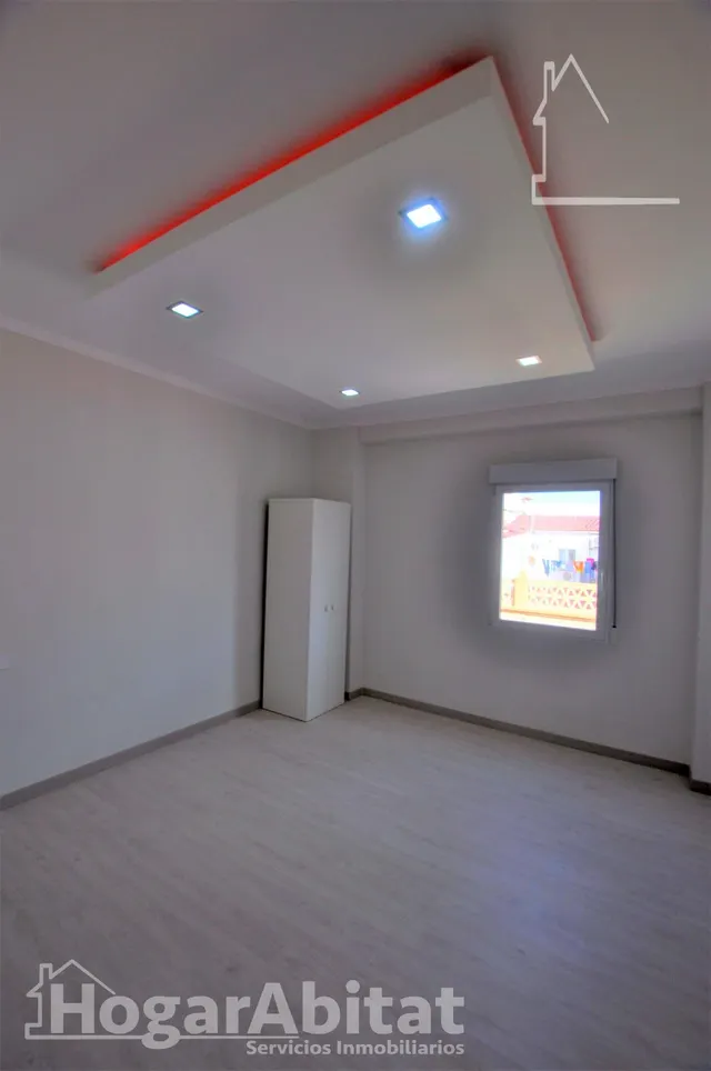 ¡REFORMADO A ESTRENAR! ACOGEDOR, MODERNO Y EXTERIOR, CERCA DEL CENTRO — 13