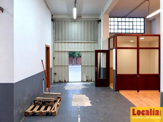 Nave altamente comercial en Torrelavega - foto 5