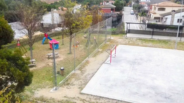 PARCELA LLANA EN MASQUEFA URB. CAN PARELLADA - BARCELONA — 14