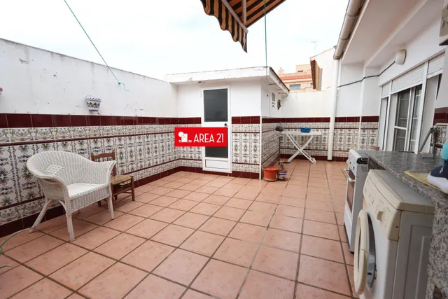 CASA DE PUEBLO DE RECIENTE CONSTRUCCIÓN CON GARAJE — 11