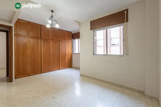 Espacio, luz y comodidad en una vivienda con grandes posibilidades en zona Alcampo — 14